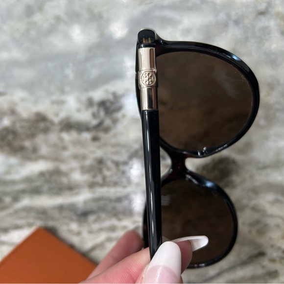 Tory Burch Sunglasses TY9032 tortoise shell - Picture 2 of 7